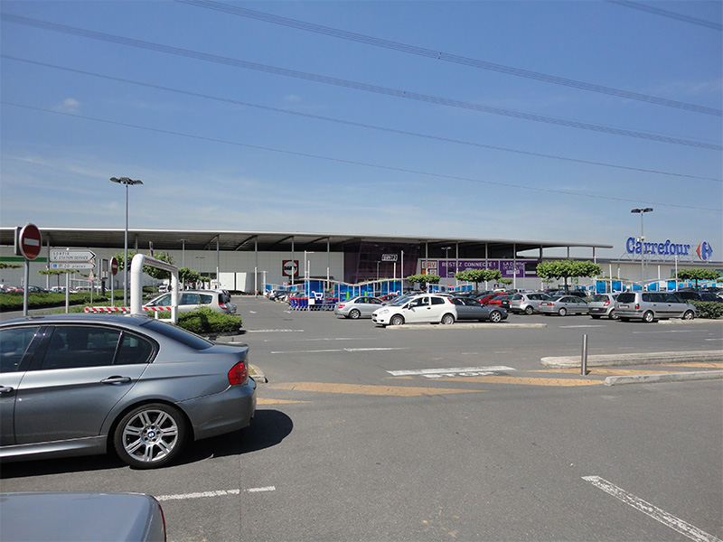 parking vidéosurveillance commerce avec parking